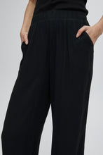Load image into Gallery viewer, ICHI Cropped Crinkle Trousers - 3 Colours