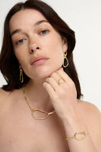 Load image into Gallery viewer, Tutti Birch Bangle Gold