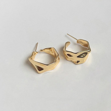 Load image into Gallery viewer, Jagged Hoops - Gold / Silver
