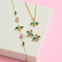 Load image into Gallery viewer, Amelia Scott Jewelled Bee Chain Bracelet - Blush Pink, Emerald Green & Gold