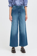Load image into Gallery viewer, B Young Komma Emblem Jeans