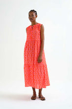 Load image into Gallery viewer, Compañía Fantástica Wave Maxi Dress - Red & Pink