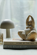 Load image into Gallery viewer, Abigail Ahern Ceramic Vera Sculpture