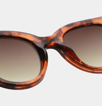 Load image into Gallery viewer, A. KJAERBEDE Lilly Sunglasses - Havana