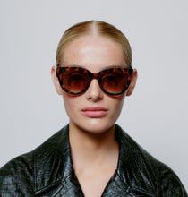 Load image into Gallery viewer, A. KJAERBEDE Lilly Sunglasses - Havana