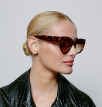 Load image into Gallery viewer, A. KJAERBEDE Lilly Sunglasses - Havana