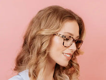 Load image into Gallery viewer, Goodlookers Weybridge - White Tort or Green/Tort