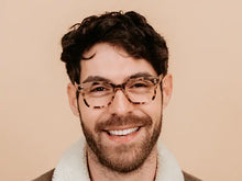 Load image into Gallery viewer, Goodlookers Weybridge - White Tort or Green/Tort