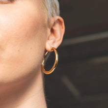 Load image into Gallery viewer, The Hoop Station La Curvaceous 60mm -Gold or Silver