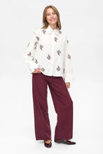 Load image into Gallery viewer, NÜMPH Baily Embroidered Fern Blouse
