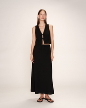 Load image into Gallery viewer, Grace &amp; Mila Reubens Waistcoat - Black
