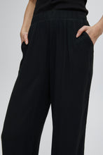 Load image into Gallery viewer, ICHI Cropped Crinkle Trousers - 3 Colours
