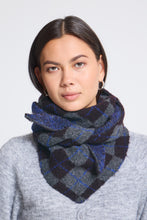 Load image into Gallery viewer, ICHI Gyle Scarf - 2 Colours
