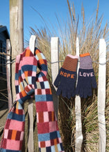 Load image into Gallery viewer, Quinton &amp; Chadwick Love Hope Gloves - Autumn Berry Mix
