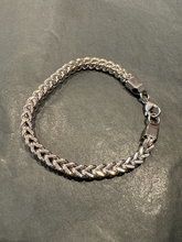 Load image into Gallery viewer, Tribal Steel Men’s Steel Wheat Bracelet
