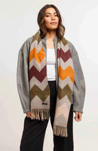 Load image into Gallery viewer, Graphic Zig Zag Pattern Scarf - Grey
