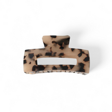 Load image into Gallery viewer, Resin Hair Claw - Light Tortoiseshell
