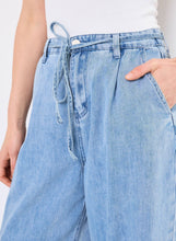 Load image into Gallery viewer, Grace and Mila Pompon Jeans
