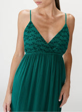 Load image into Gallery viewer, Grace &amp; Mila Wynora Dress - 2 colours

