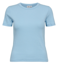 Load image into Gallery viewer, NÜMPH Makeny Cropped T-Shirt - 2 Colours
