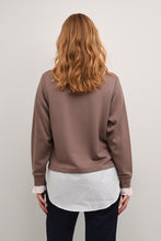 Load image into Gallery viewer, Culture Shirt Tail Chabrina Sweatshirt - 2 Colours
