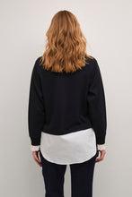 Load image into Gallery viewer, Culture Shirt Tail Chabrina Sweatshirt - 2 Colours
