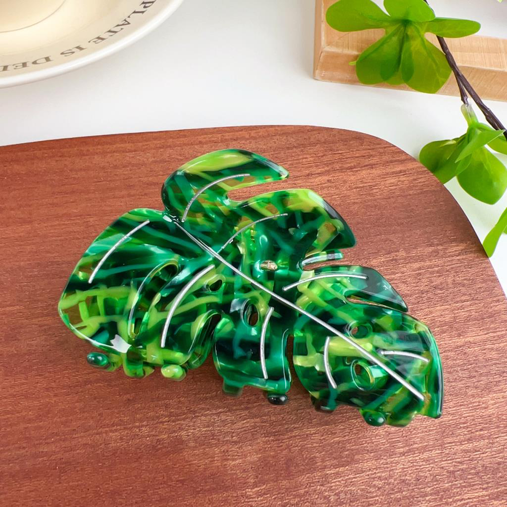Palm Leaf Hair Claw