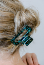 Load image into Gallery viewer, Resin Hair Claw - Green
