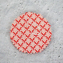 Load image into Gallery viewer, Kathmandu Bunch Garland - Off White/ Red
