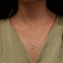 Load image into Gallery viewer, Circular Pendant Necklace Gold
