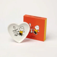 Load image into Gallery viewer, Snoopy Heart Trinket Dish - Dance
