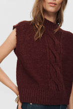 Load image into Gallery viewer, NÜMPH Caly Knitted Vest
