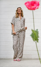 Load image into Gallery viewer, Black Colour DK Leo Linen Blouse

