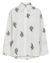 Load image into Gallery viewer, NÜMPH Baily Embroidered Fern Blouse
