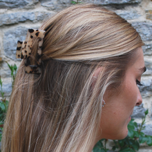 Load image into Gallery viewer, Resin Hair Claw - Light Tortoiseshell
