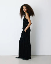 Load image into Gallery viewer, Grace &amp; Mila Benny Velvet Waistcoat - 2 Colours
