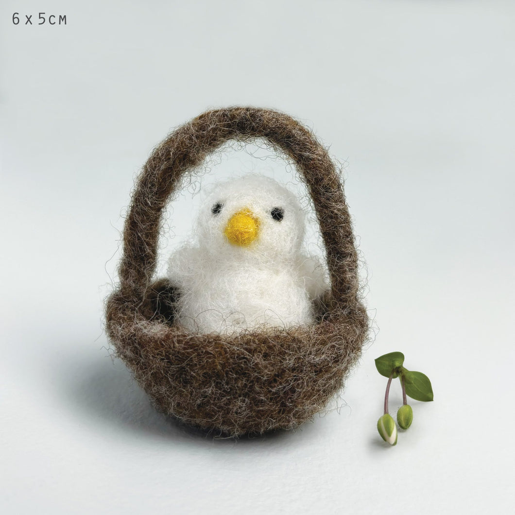 East of India Chick in Nest Easter Dec - Cream