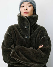 Load image into Gallery viewer, Grace &amp; Mila Amelio Coat - Olive

