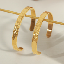 Load image into Gallery viewer, Hammered Gold Slim Bangle
