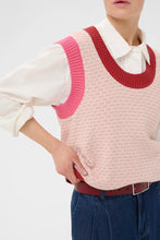 Load image into Gallery viewer, Culture Crona Knitted Vest - 2 colours
