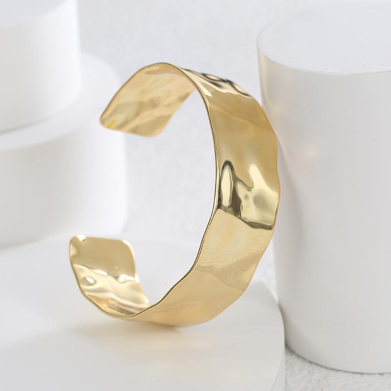 Hammered Bangle - Silver / Gold