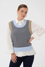 Load image into Gallery viewer, Culture Crona Knitted Vest - 2 colours
