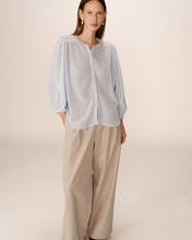 Load image into Gallery viewer, Grace &amp; Mila Poesie Blouse
