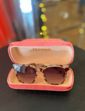 Load image into Gallery viewer, NÜMPH Posh Sunglasses
