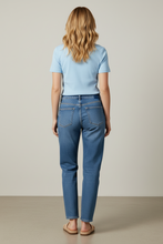 Load image into Gallery viewer, NÜMPH Makeny Cropped T-Shirt - 2 Colours
