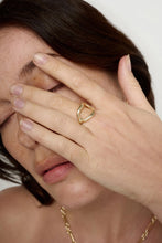 Load image into Gallery viewer, Tutti Birch Ring Gold
