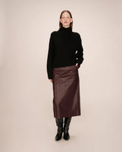 Load image into Gallery viewer, Grace &amp; Mila Sirene Faux Leather Skirt - Bordeaux
