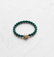 Load image into Gallery viewer, Charm Hairband / Bracelet - Clover

