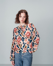 Load image into Gallery viewer, Grace &amp; Mila Nolene Blouse
