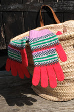 Load image into Gallery viewer, Quinton &amp; Chadwick Patterned Gloves - Colour Block Mix
